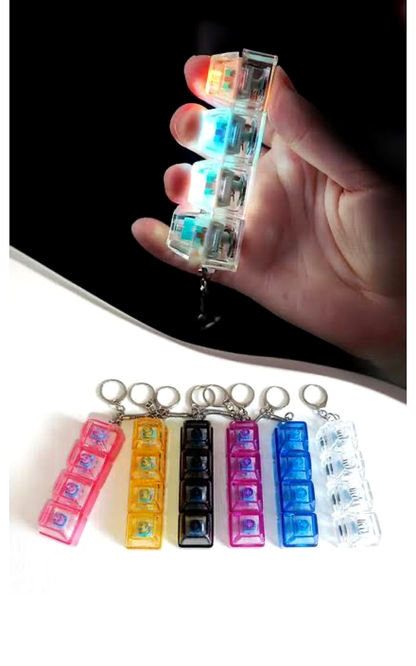 RGB LED Işıklı Küp Anahtarlık – Renk Değiştiren Şeffaf Mini Dekor Işık